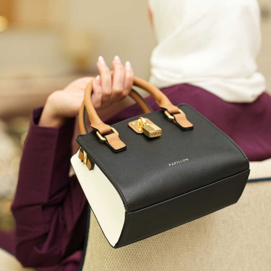 Papillon Handbag Black and Beige- Women&rsquo;s bags - -NOR- 81274E