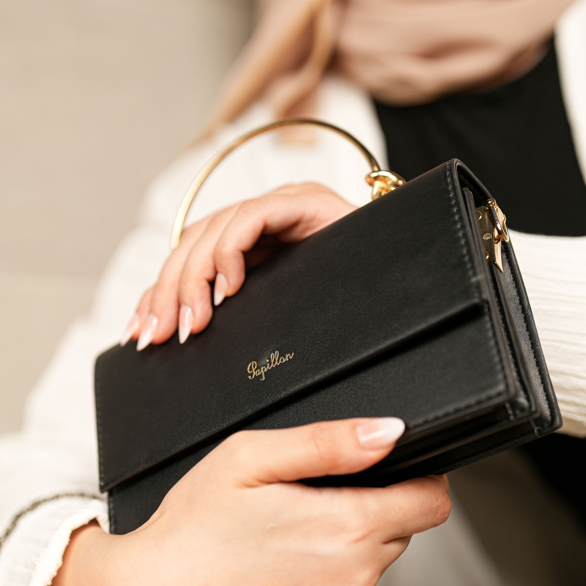 شنطة بابيون هاند باج أسود