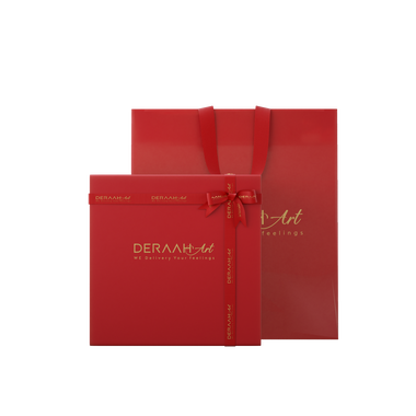 تغليف فاخر وسط لون أحمر