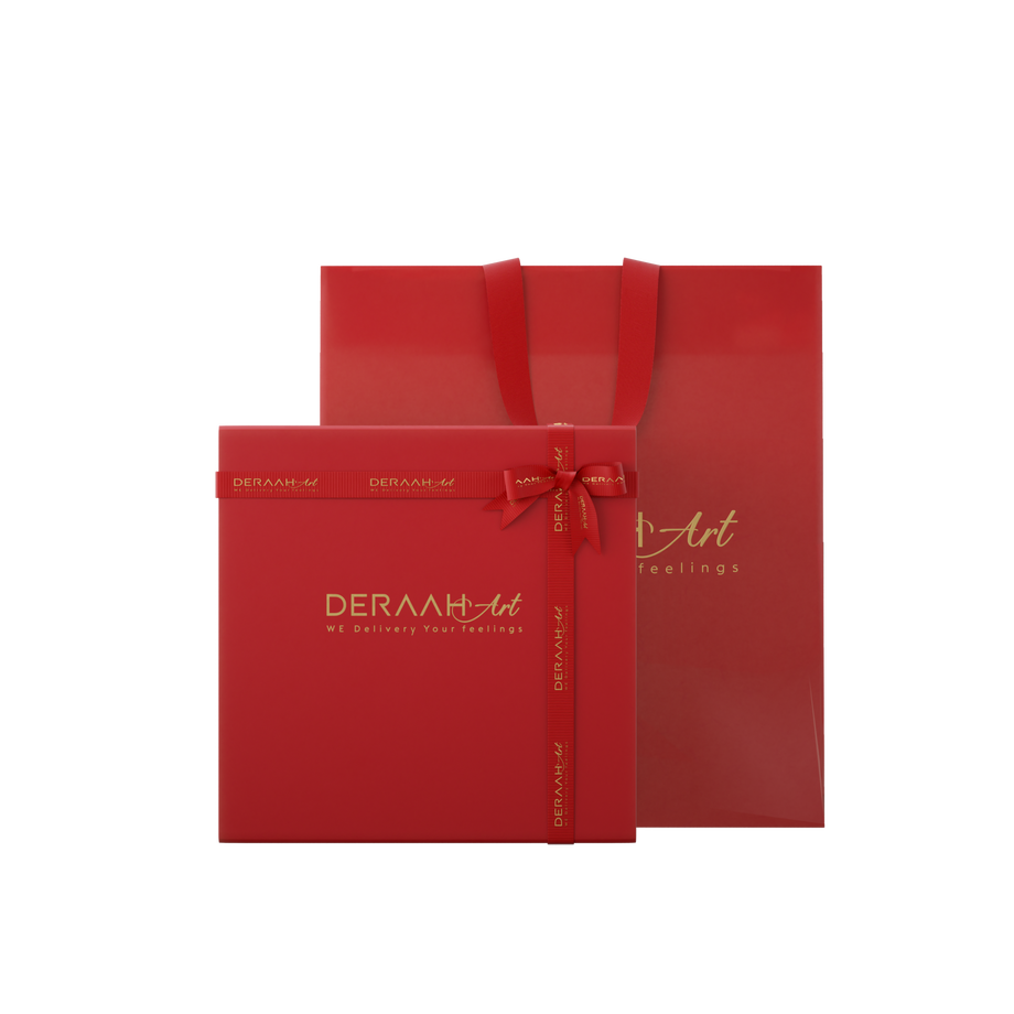 تغليف فاخر وسط لون أحمر