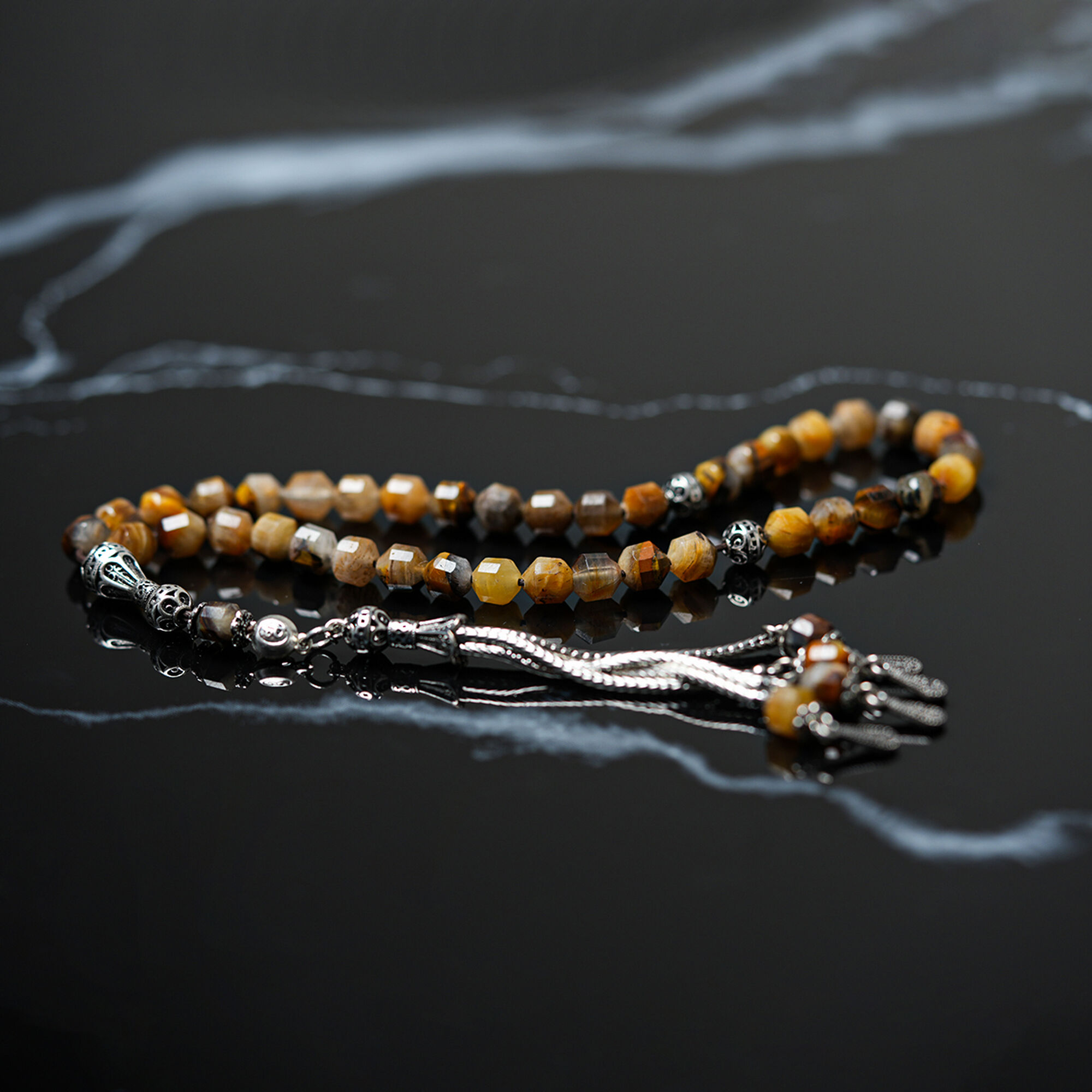 مع علبه Y23 20216121 سبح براود عقيق